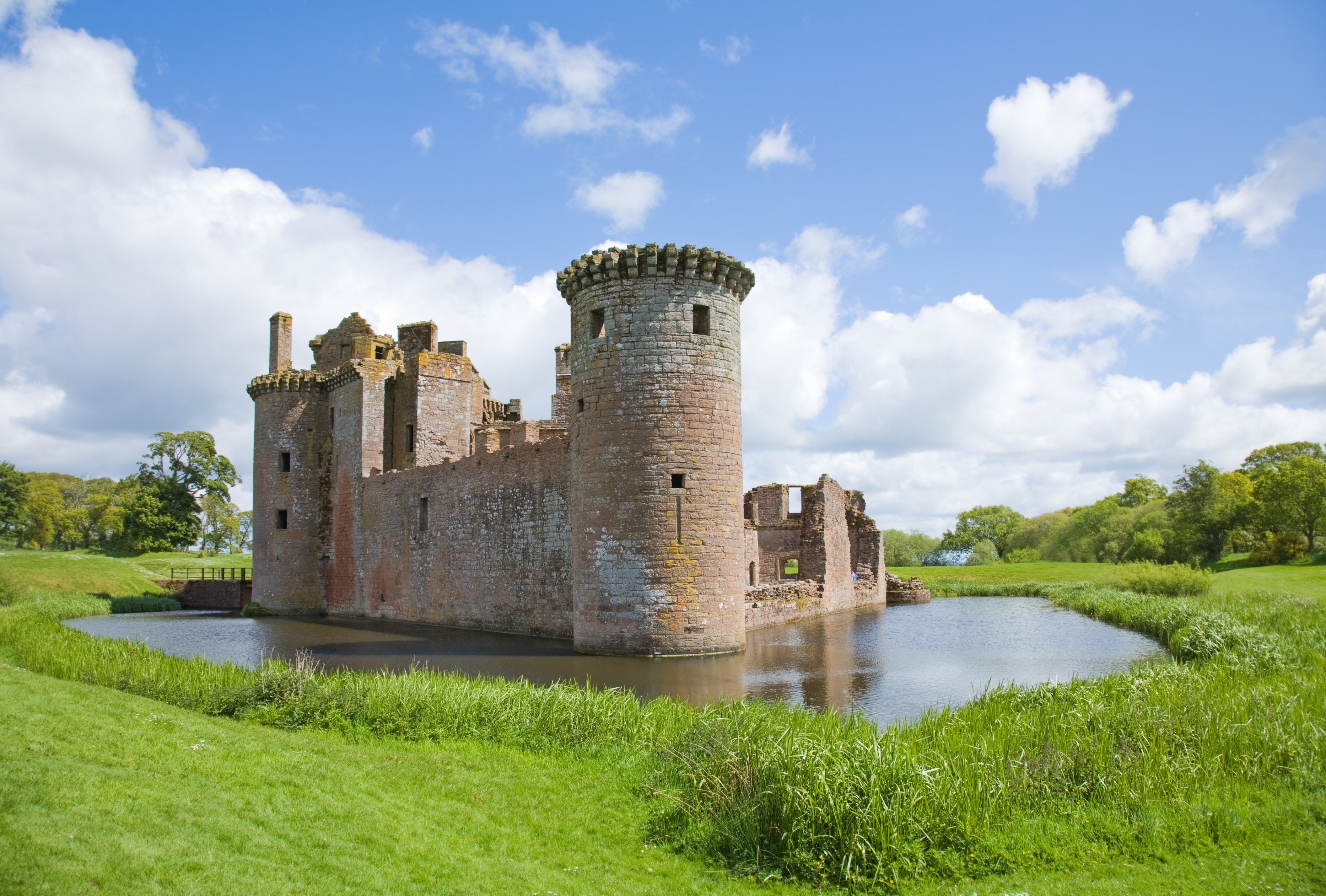 3-ways-to-build-your-moat-before-competition-takes-your-castle